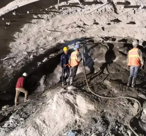 集美隧道拱顶带模注浆料，微膨胀注浆料的特点及施工工艺